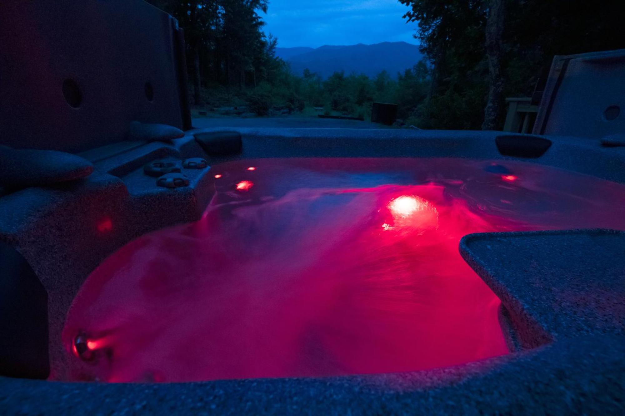 Real Log Cabin With Amazing Views, Hot Tub, Sauna, Games Gatlinburg Eksteriør billede