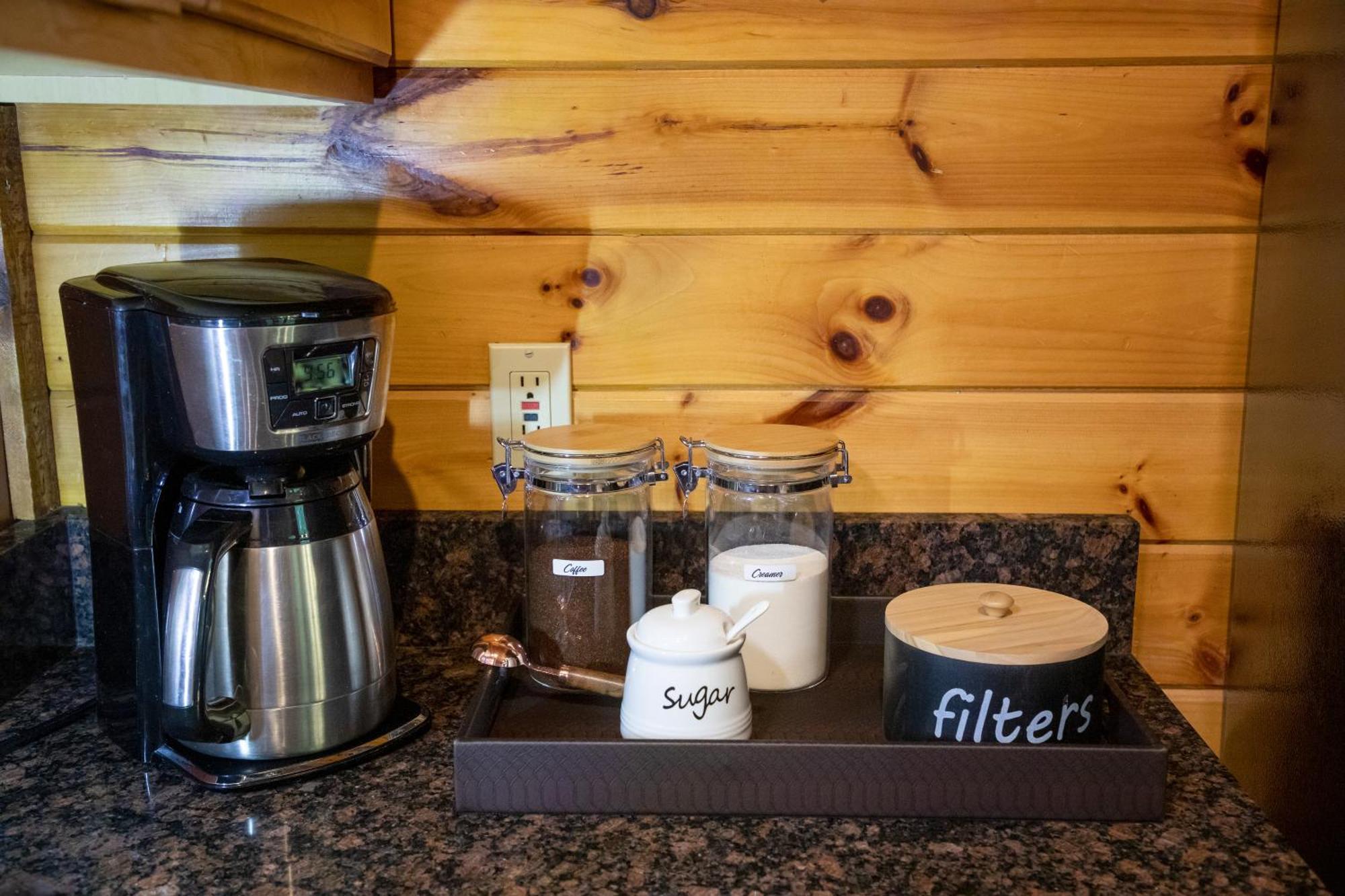 Real Log Cabin With Amazing Views, Hot Tub, Sauna, Games Gatlinburg Eksteriør billede