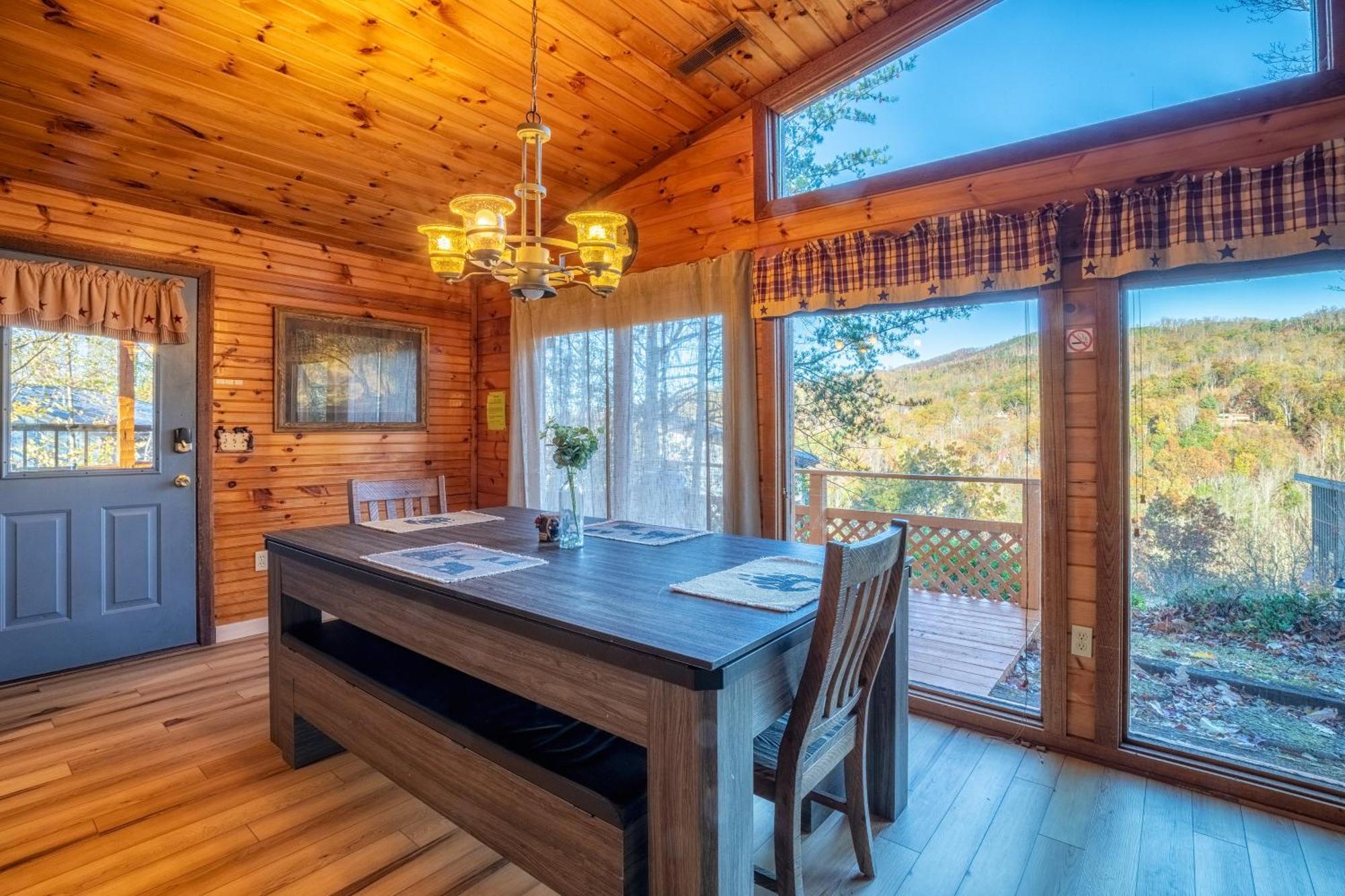 Real Log Cabin With Amazing Views, Hot Tub, Sauna, Games Gatlinburg Eksteriør billede