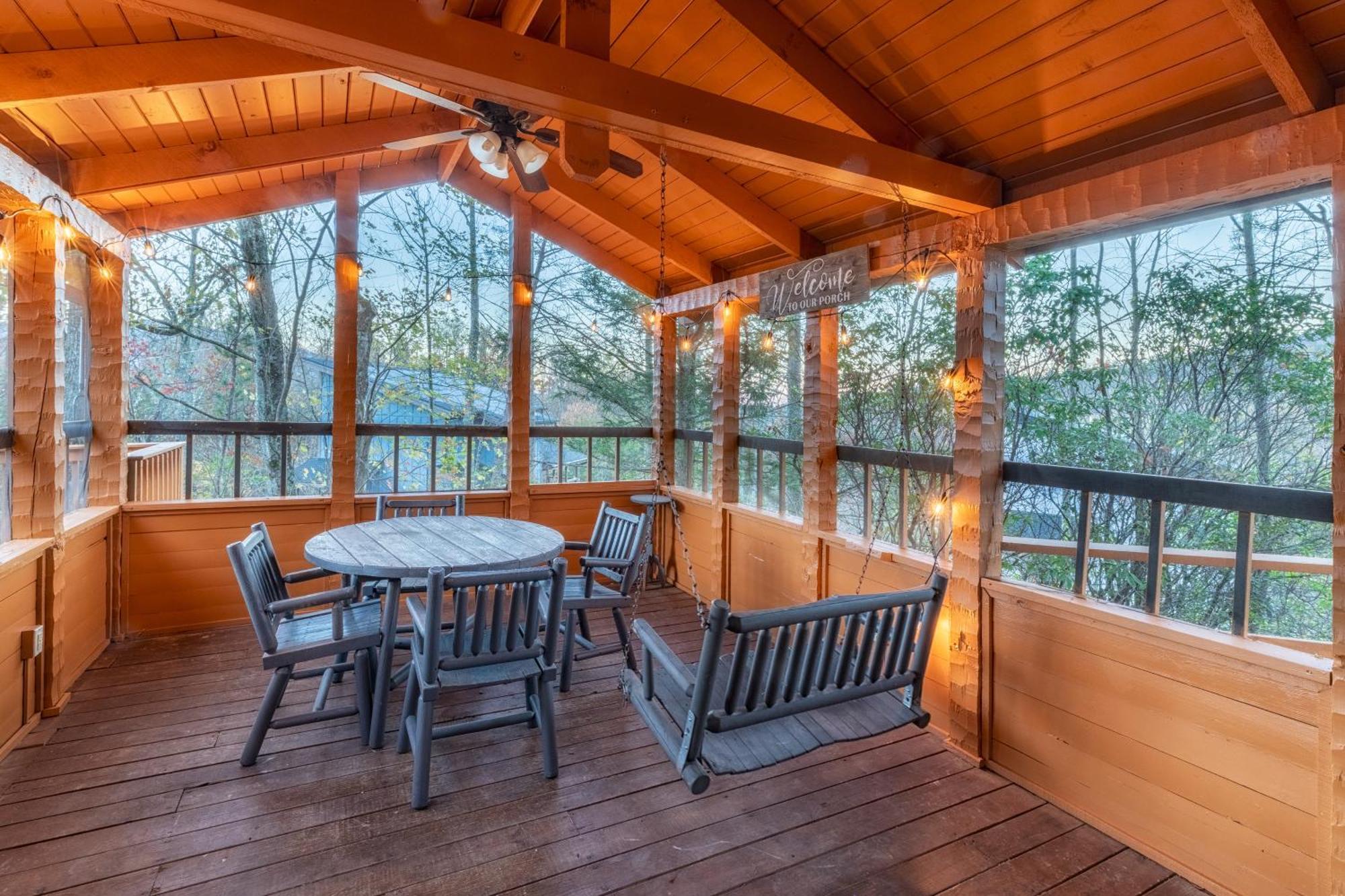 Real Log Cabin With Amazing Views, Hot Tub, Sauna, Games Gatlinburg Eksteriør billede
